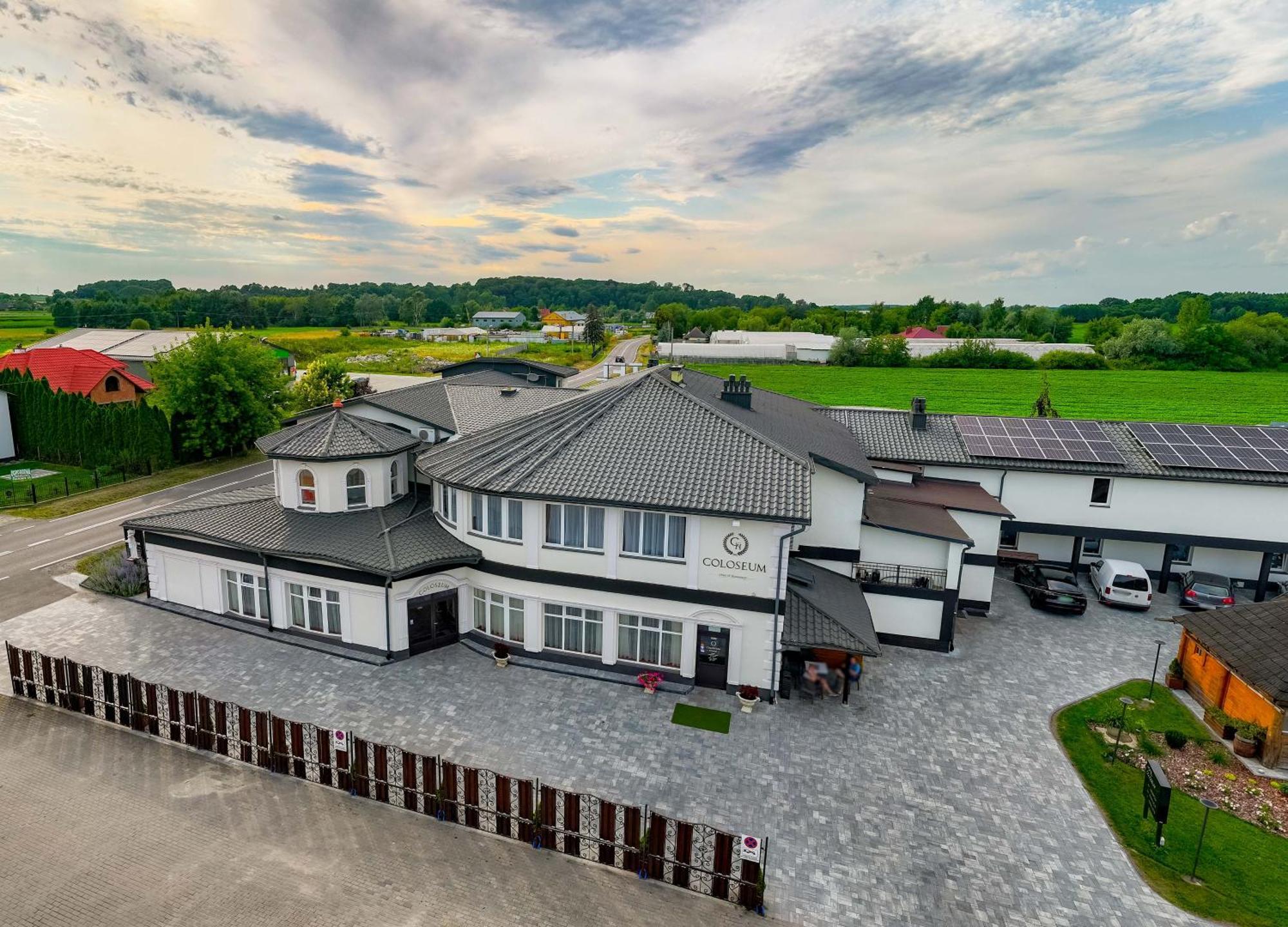 Hotel Coloseum Jarosław Exterior foto