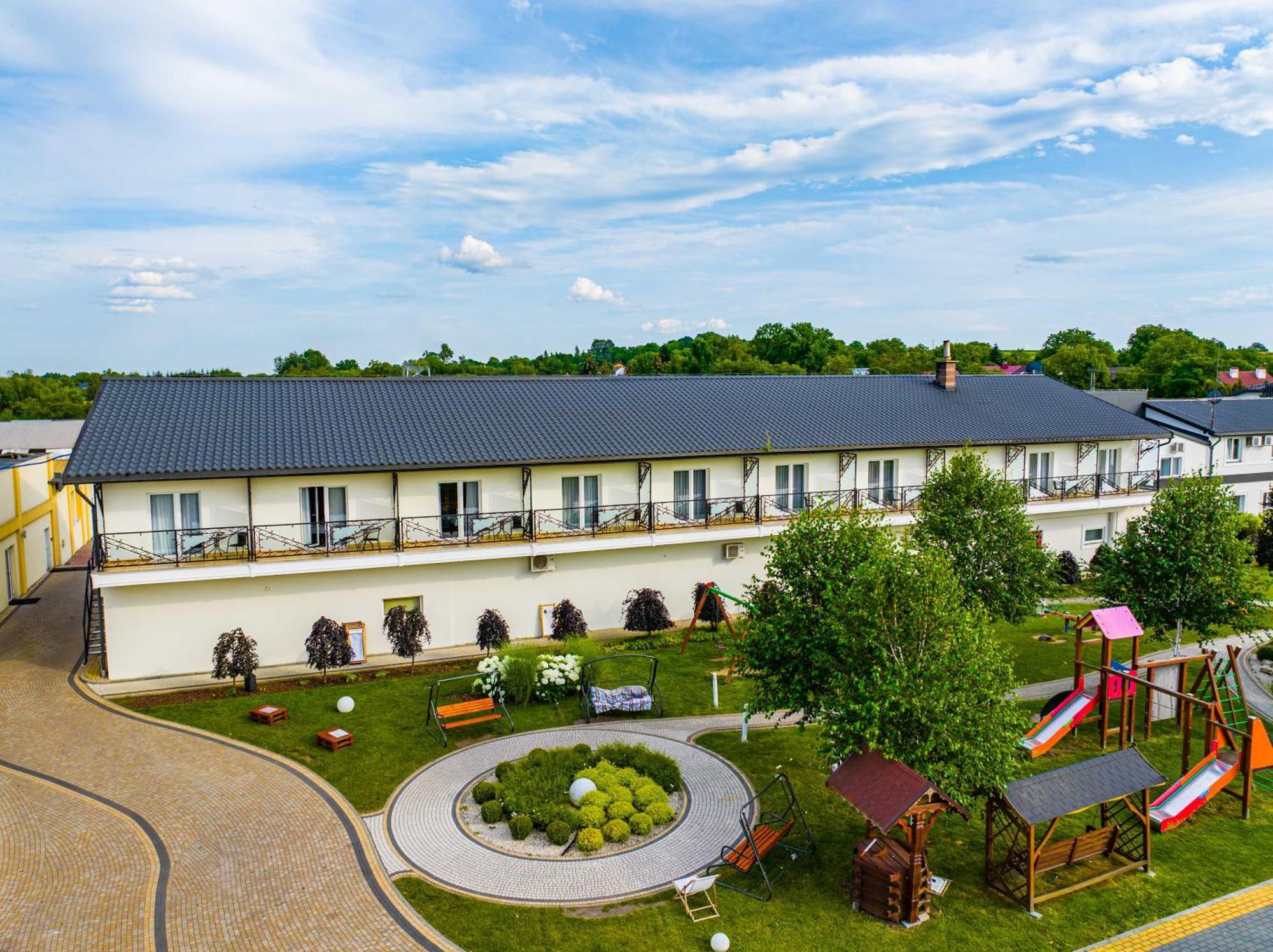 Hotel Coloseum Jarosław Exterior foto