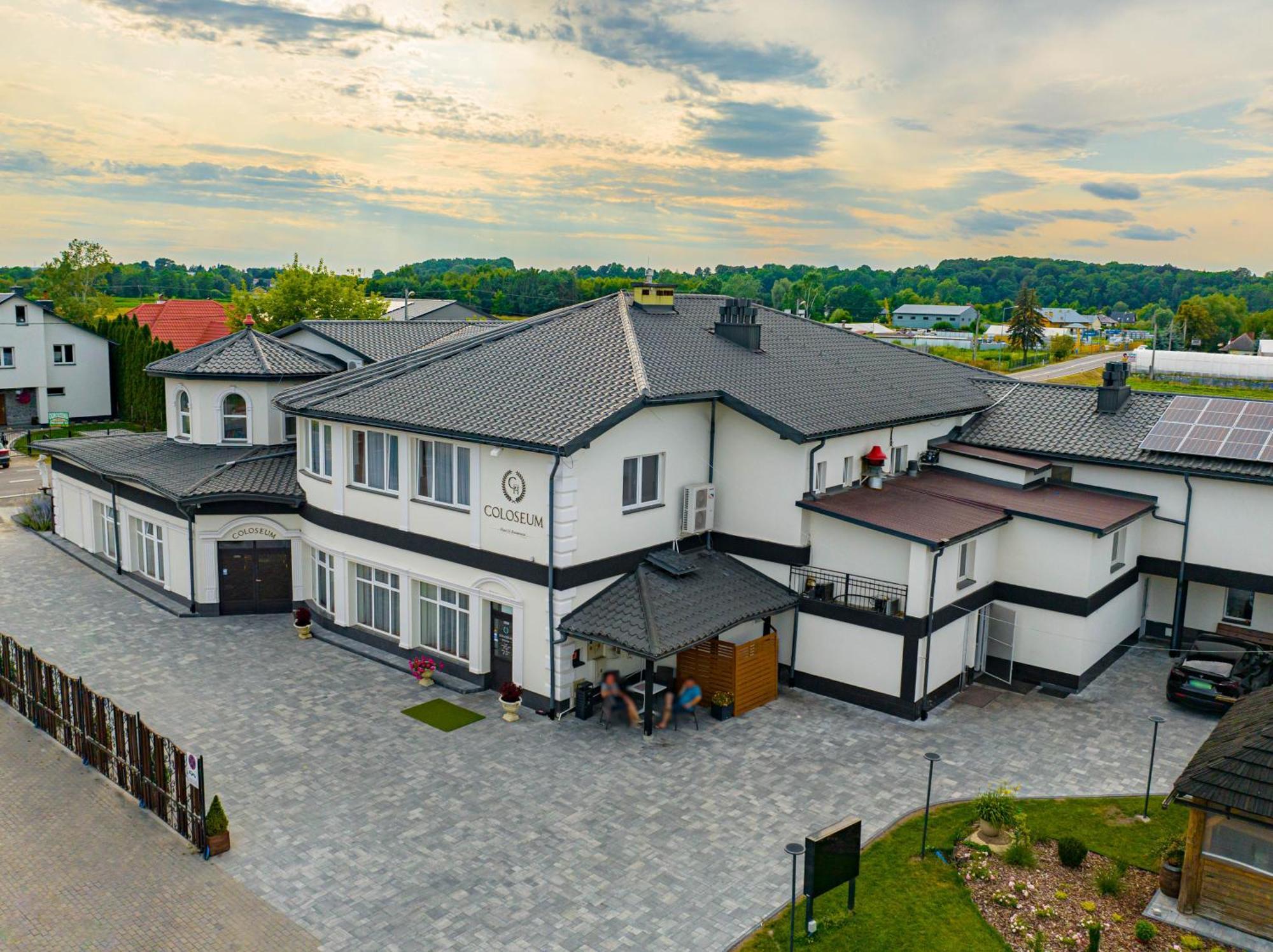 Hotel Coloseum Jarosław Exterior foto